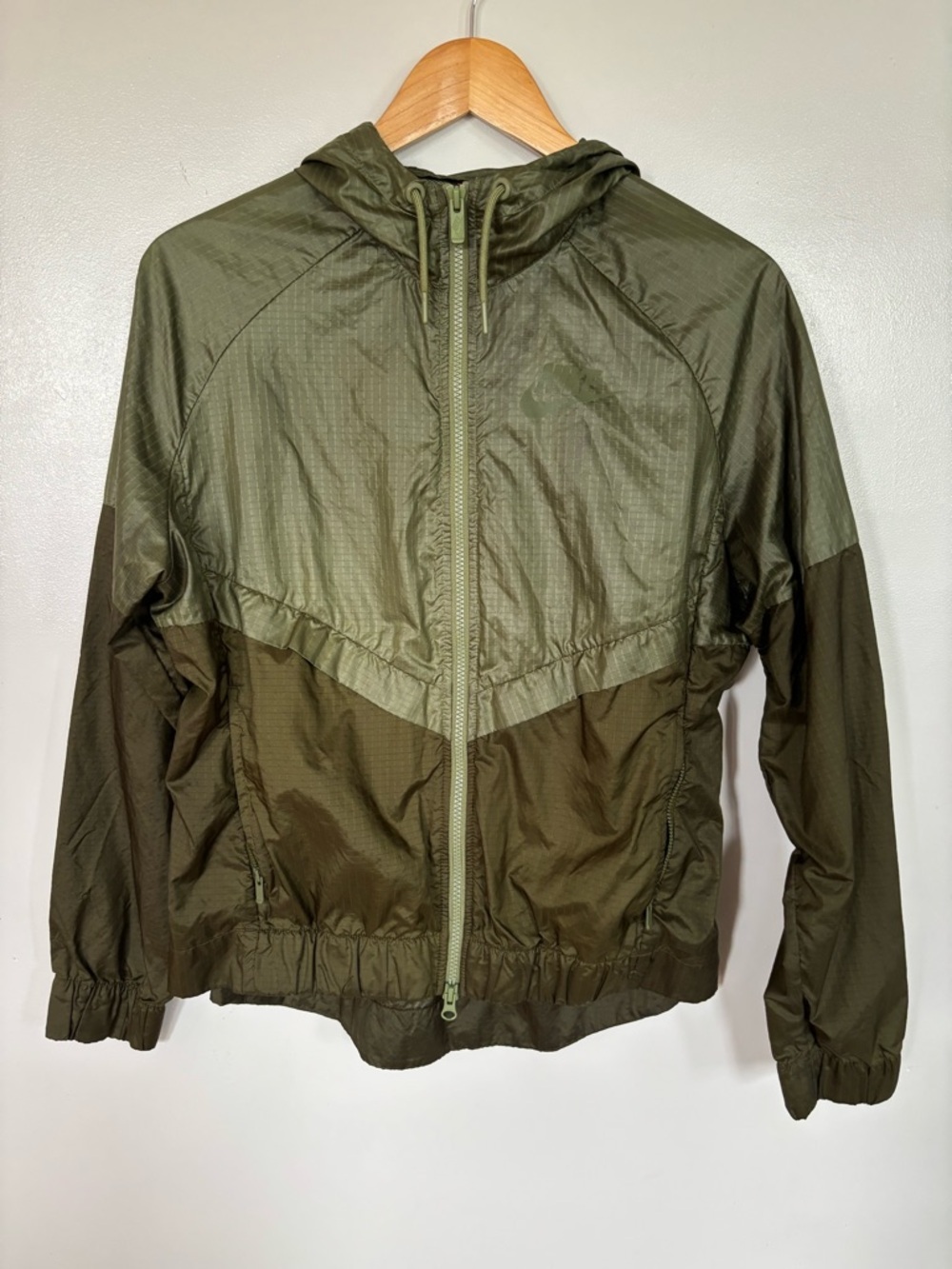 Nike | Women's Two Tone Wind Breaker Forest Green